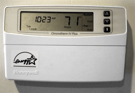 Honeywell Chronotherm Thermostat - bhbom