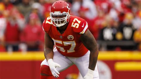 OT Orlando Brown, Chiefs not close to extension; camp holdout expected