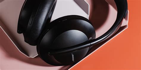 The 4 Best Noise-Cancelling Headphones of 2022 | Reviews by Wirecutter