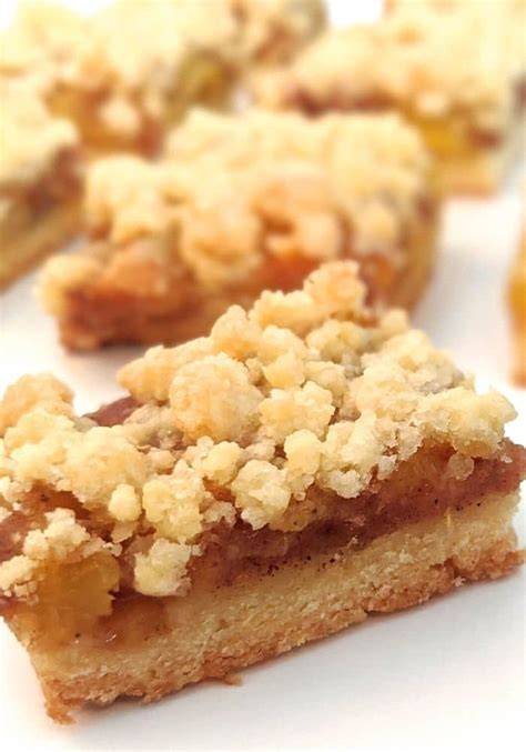 Best Peach Cobbler Crumble Bars - 100K Recipes