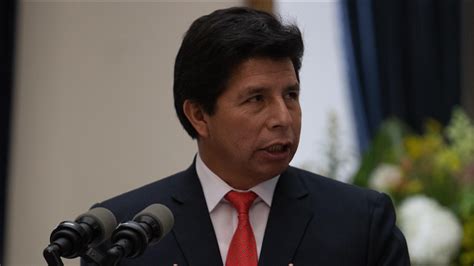 Peruvian president dissolves Congress hours before impeachment trial