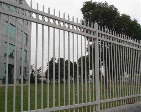 China Decorative Galvanized Wrought Iron Fence /Black Powder Coating Steel Garden Fencing with ...