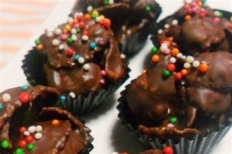 Resep Kue Kering Cornflakes Coklat Sederhana untuk Lebaran! - Semua Halaman - CewekBanget