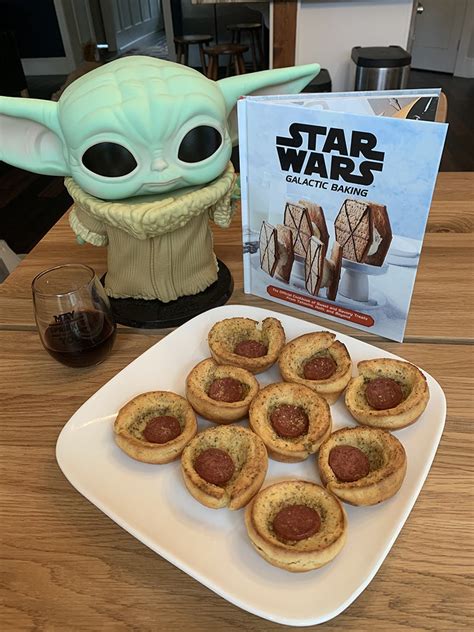 Geek Cooking: Star Wars Galactic Baking Cookbook (Exclusive Recipe!) - FanBolt