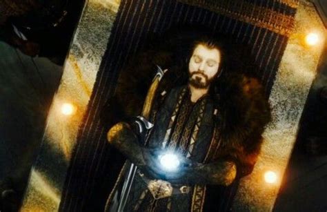 Thorin holding the Arkenstone - A Great King