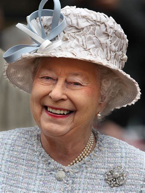 Photos of the Queen’s Best Fashion Moments Through the Years | Queen elizabeth, Her majesty the ...