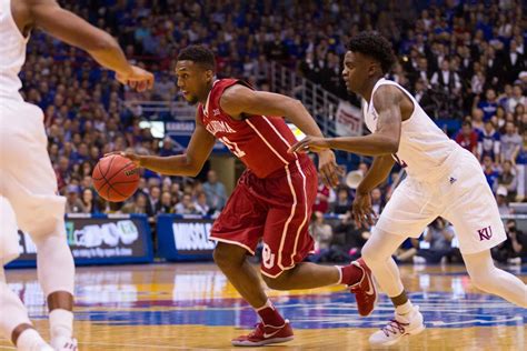 Gallery: Men's basketball vs. Oklahoma | Gallery | kansan.com