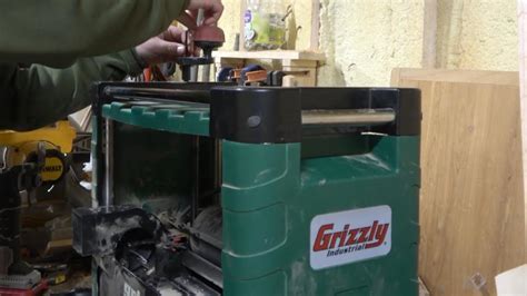 Helical Head Upgrade on Grizzly Benchtop Planer - YouTube
