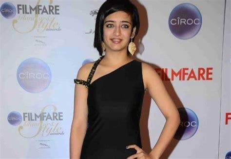 Akshara Haasan Wiki, Age, Height, Biography, Boyfriend, Net Worth ...