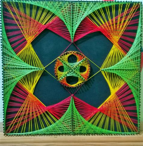 String Art by Fernando Basilides - Portal Yarn Painting, Canvas Painting, Arte Linear, String ...