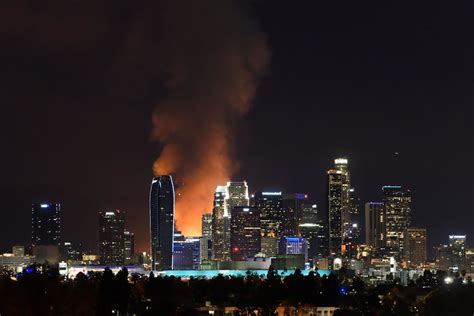 Los Angeles Fire: 250 Firefighters at Scene, Harbor Freeway Closed ...