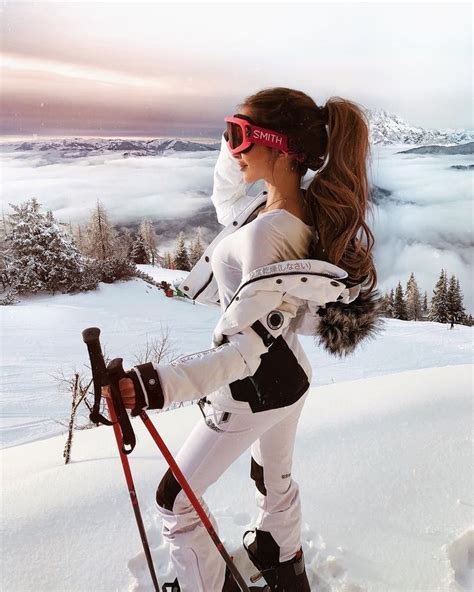 20+ Cute Ski Outfits For Women To Wear On The Slopes in 2021 | Skiing ...