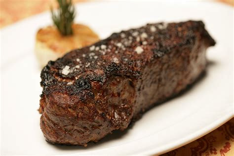 File:Strip House Signature Steak.jpg - Wikipedia