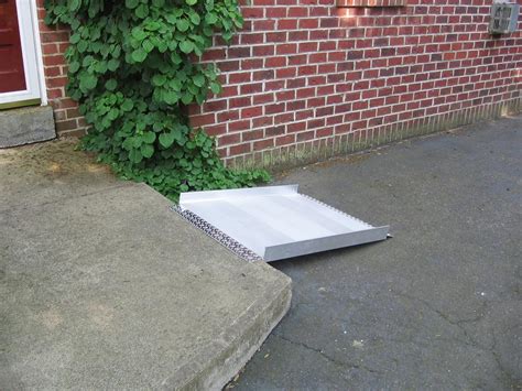 Wheelchair Assistance | Lightweight portable wheelchair ramps