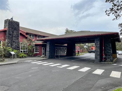 Hawaii Volcanoes National Park Hotel: Volcano House Review (2023)