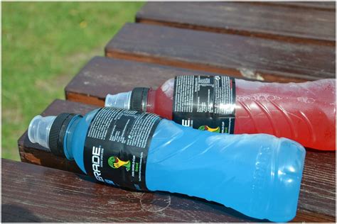 Powerade vs Gatorade vs Water - Nutrition Facts and Sugar Content - Awakening State