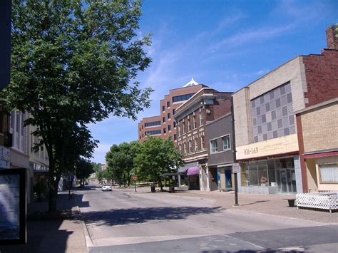 Moline, IL : Downtown facing west photo, picture, image (Illinois) at city-data.com