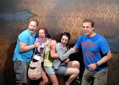 10 Hilarious Photographs Of People Being Scared In Haunted Houses