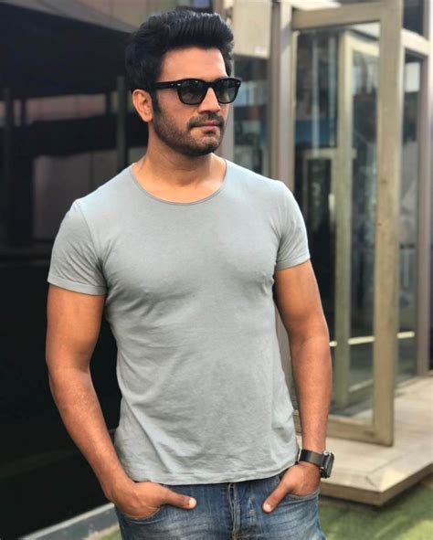 Sharad Kelkar Wiki, Biography, Age, Movies, Family, Images - News Bugz