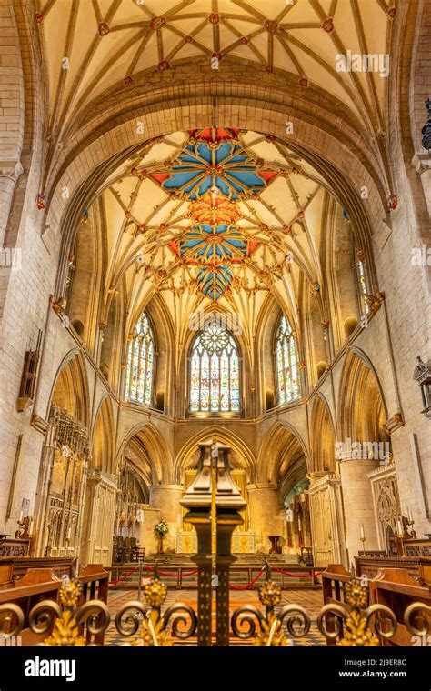 Tewkesbury Abbey Interior Stock Photo - Alamy