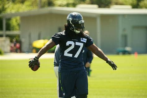 Seahawks’ RB Eddie Lacy hits second weight clause marker | The Seattle ...