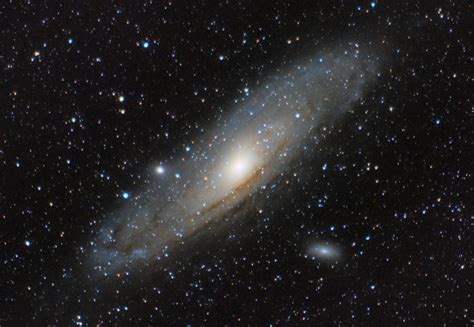 Andromeda untracked @ 200mm : astrophotography