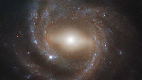 Hubble Space Telescope Spies NGC 7773 | Astronomy | Sci-News.com