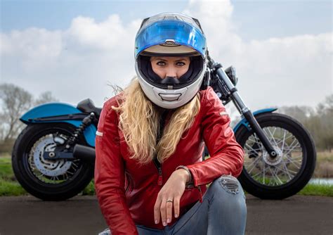 HJC RPHA 70 full face motorbike helmet review » The Girl On A Bike