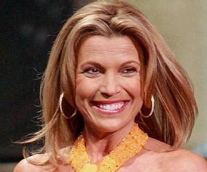 Vanna White Biography - Childhood, Life Achievements & Timeline