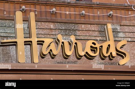 Harrods logo hi-res stock photography and images - Alamy