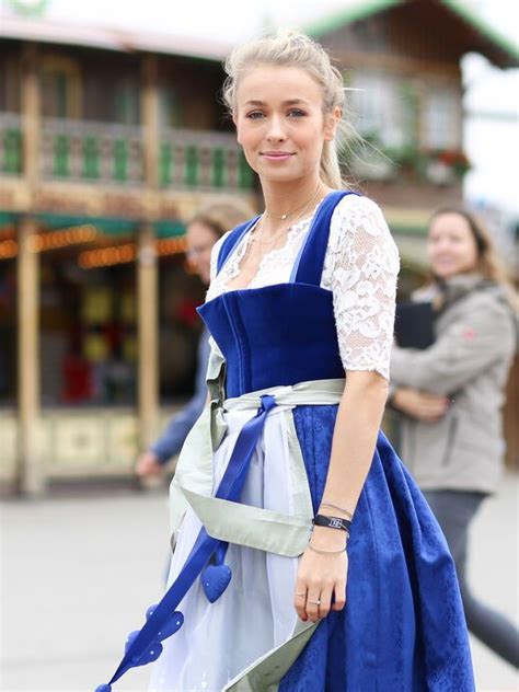 Kein Dirndl wird beim Oktoberfest 2023 mehr im Trend liegen als dieses