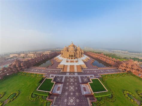 Swaminarayan Akshardham Hindu Temple in Delhi HD Wallpapers | HD ... | World heritage city ...