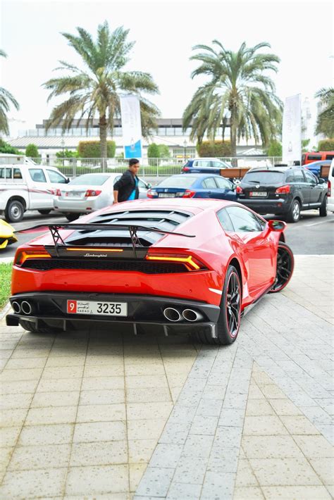 Abu Dhabi’s Lamborghinis fly and drive the UAE flag - Al Arabiya English