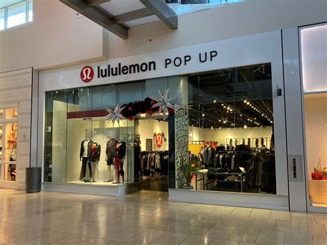 Lululemon Pop Up Dadeland Mall Miami | Phillip Pessar | Flickr