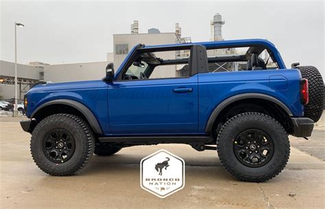 2021 Ford Bronco Has the Motherload: First Edition, Lightning Blue, Navy Pier - autoevolution