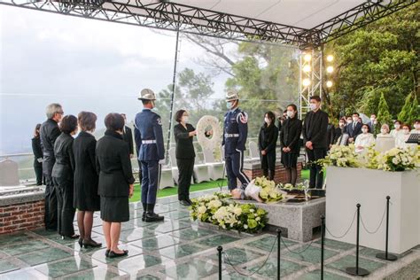 Taiwan lays to rest its former president, ‘Mr Democracy’ Lee Teng-hui ...