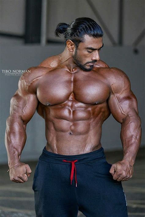 Pin by Arite Maldonado on Barbas | Muscle men, Body building men, Bodybuilding