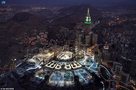 Thousands of Muslim worshippers pack Mecca's Grand Mosque for Ramadan's ...