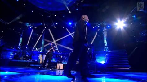 Phil Collins In the air tonight Live - YouTube