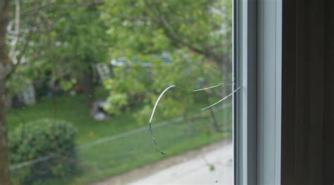 Home Window Crack Repair - Can A Cracked Home Window Be Repaired?