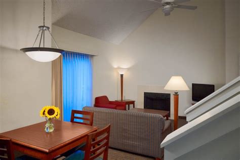 Hotel in Monmouth Junction | Sonesta ES Suites South Brunswick - Princeton - TiCATi.com