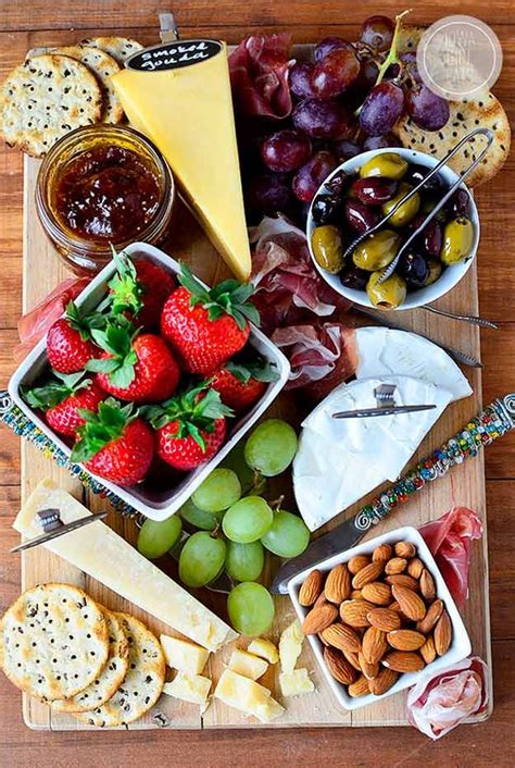 Cheese Platter for Entertaining | Cheese Platter Ideas | Quick And Attractive Delicious Party ...