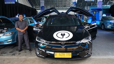 Blue Bird to Operate Electric Taxis in May – Indonesia Expat