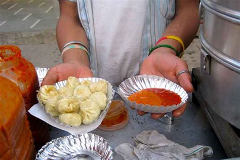 Let’s have some street momos of Kolkata