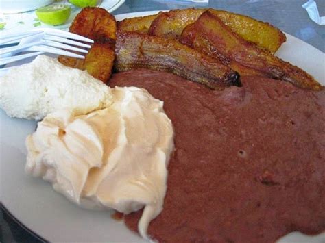 Salvadoran typical breakfast - El Salvador Tips