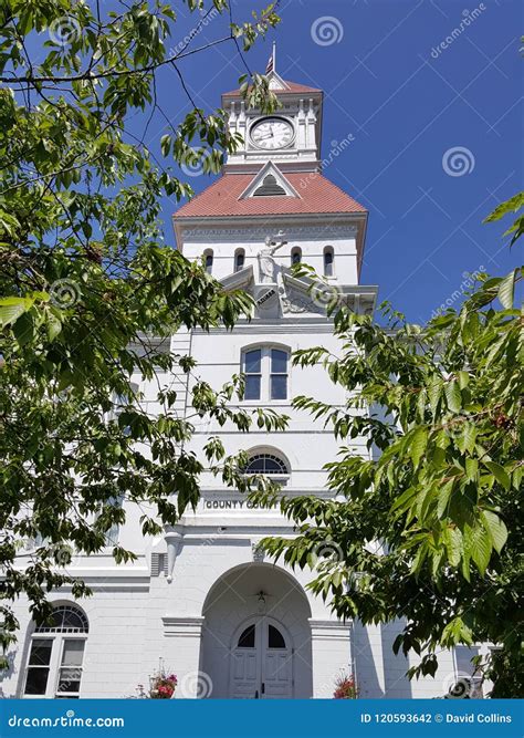 Benton County Oregon Courthouse Stock Photo - Image of courthouse, county: 120593642