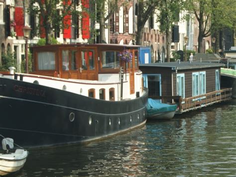 Rent a Houseboat Amsterdam - How to rent a houseboat in Amsterdam?