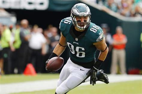 Zach Ertz Suffers Head Injury During Eagles vs. Seahawks | News, Scores ...