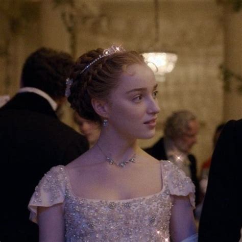 Daphne Bridgerton | Fashion dress party, Phoebe dynevor, Regency dress