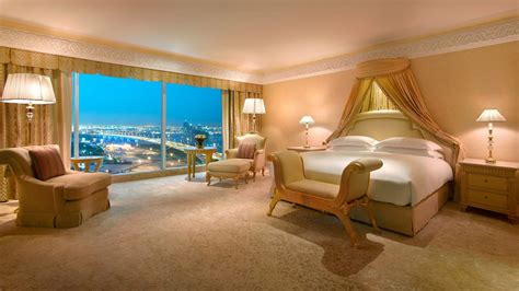 Luxurious Rooms and Suites in Dubai | Grand Hyatt Dubai